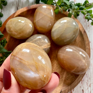 Peach Moonstone Palm Stone / Crystals For Beginners 